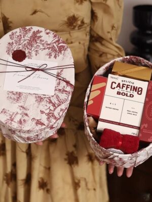 Vintage Oval Gift Box with Floral Print, Custom Luxury Packaging for Coffee & Gourmet Gifts